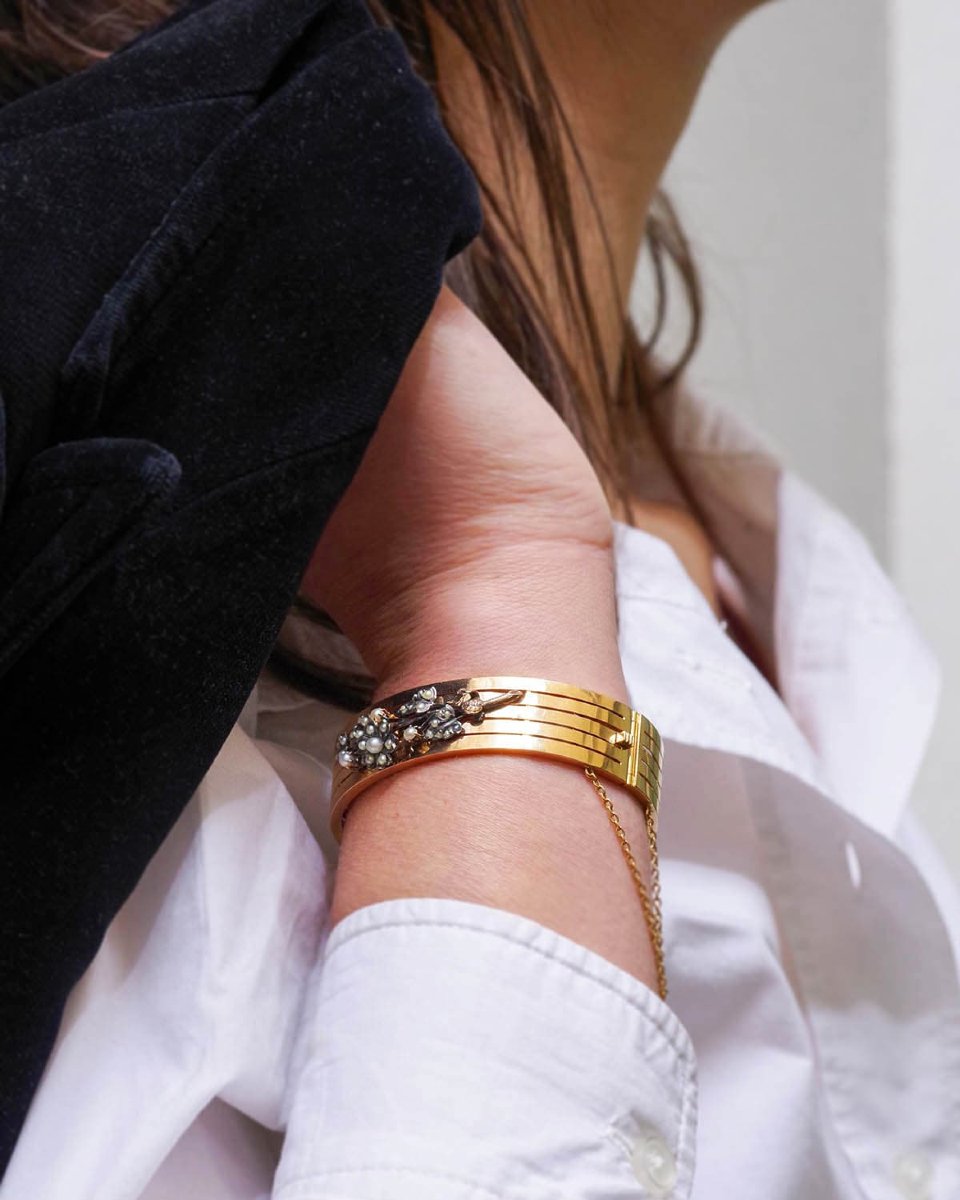 Bracelet manchette branche fleurie en or 18 karats-photo-2