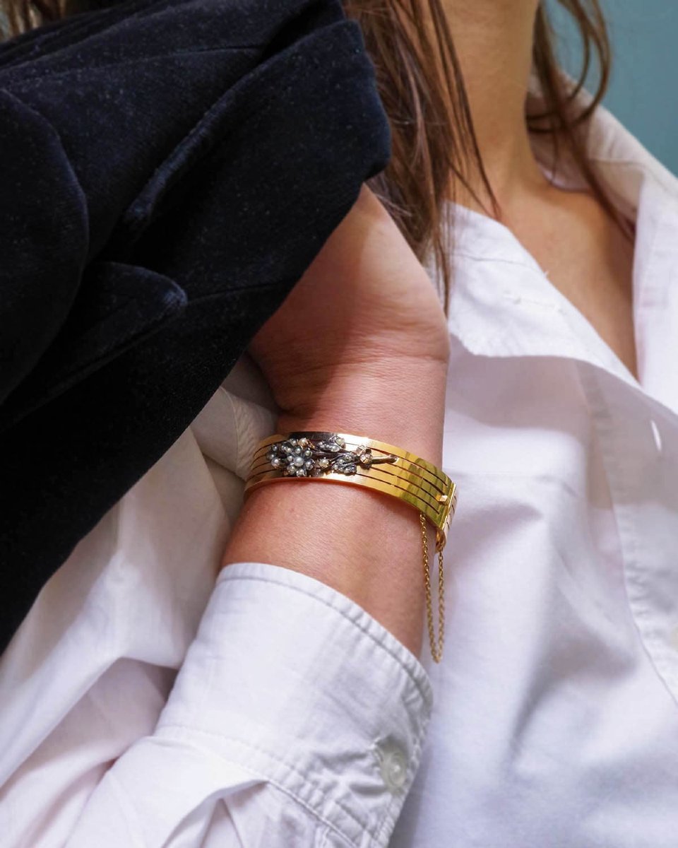 Bracelet manchette branche fleurie en or 18 karats-photo-3