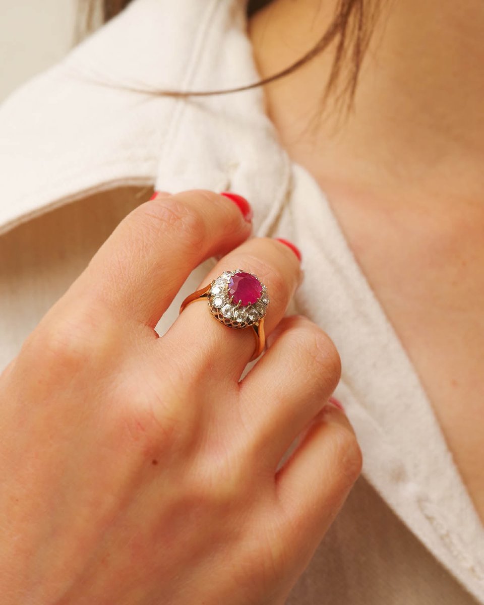 2.10 Ct Ruby Diamond Cluster Ring In 18 Karat -photo-1