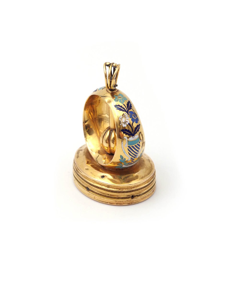 Swiss Musical Seal Pendant In 18 Karat Enamelled Gold-photo-1