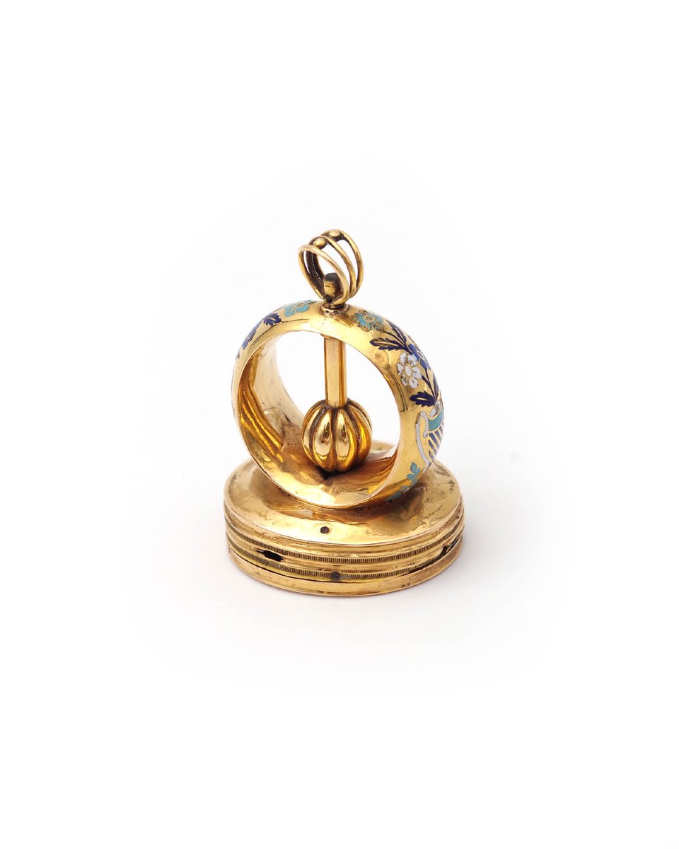 Swiss Musical Seal Pendant In 18 Karat Enamelled Gold-photo-2