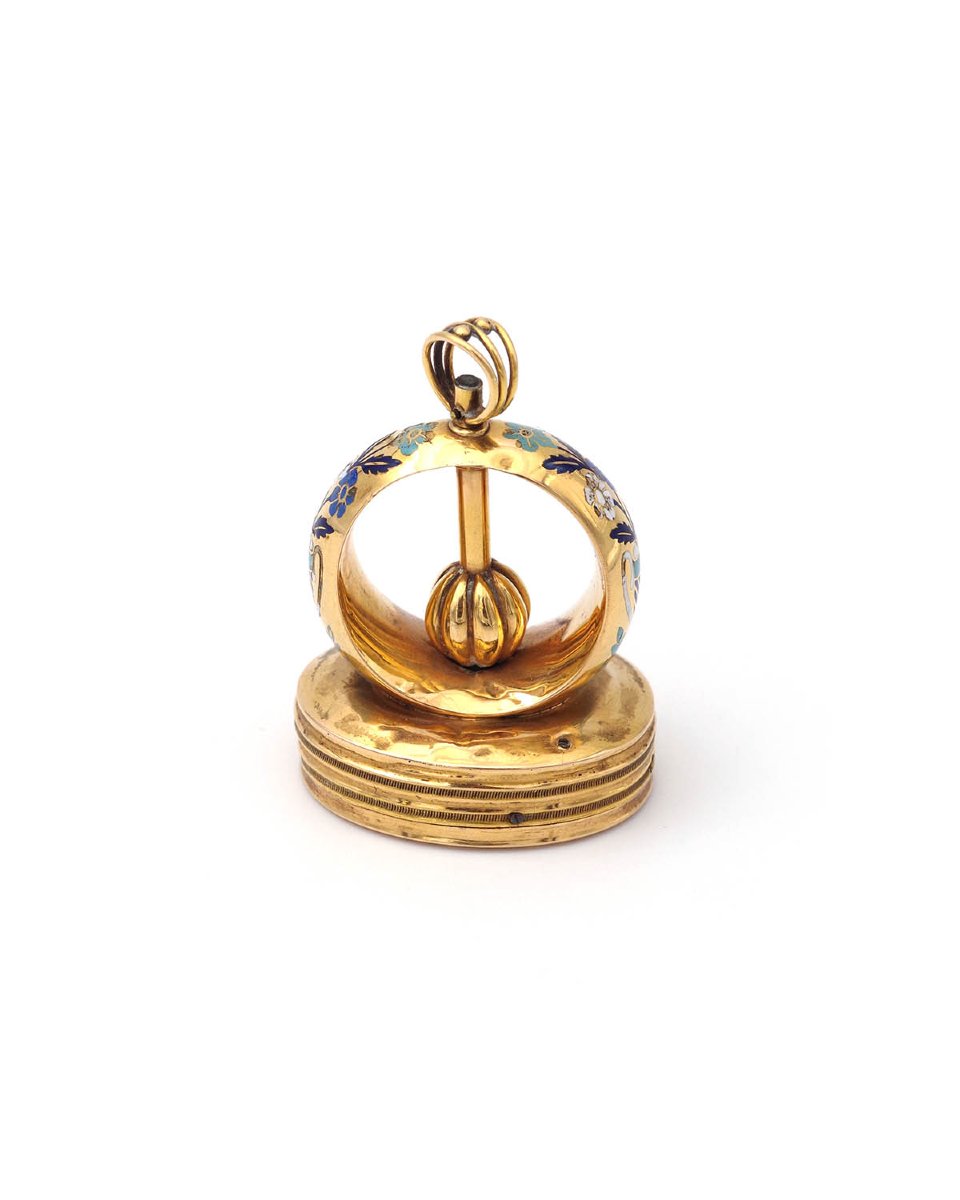 Swiss Musical Seal Pendant In 18 Karat Enamelled Gold-photo-5