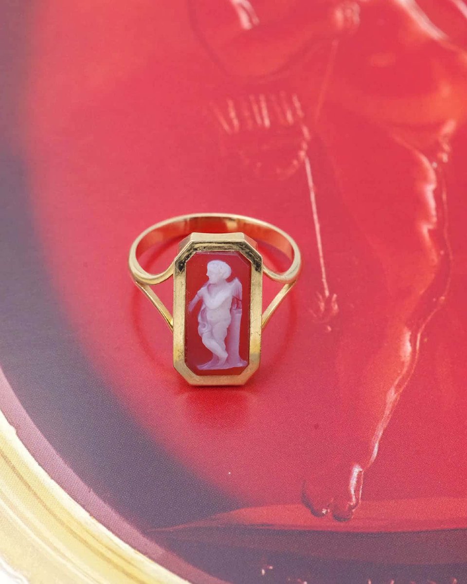 Antique Eros Cameo Ring In 18 Karat Gold -photo-4