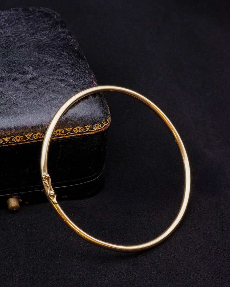 Vintage Bangle Bracelet In 18 Karat Gold -photo-2