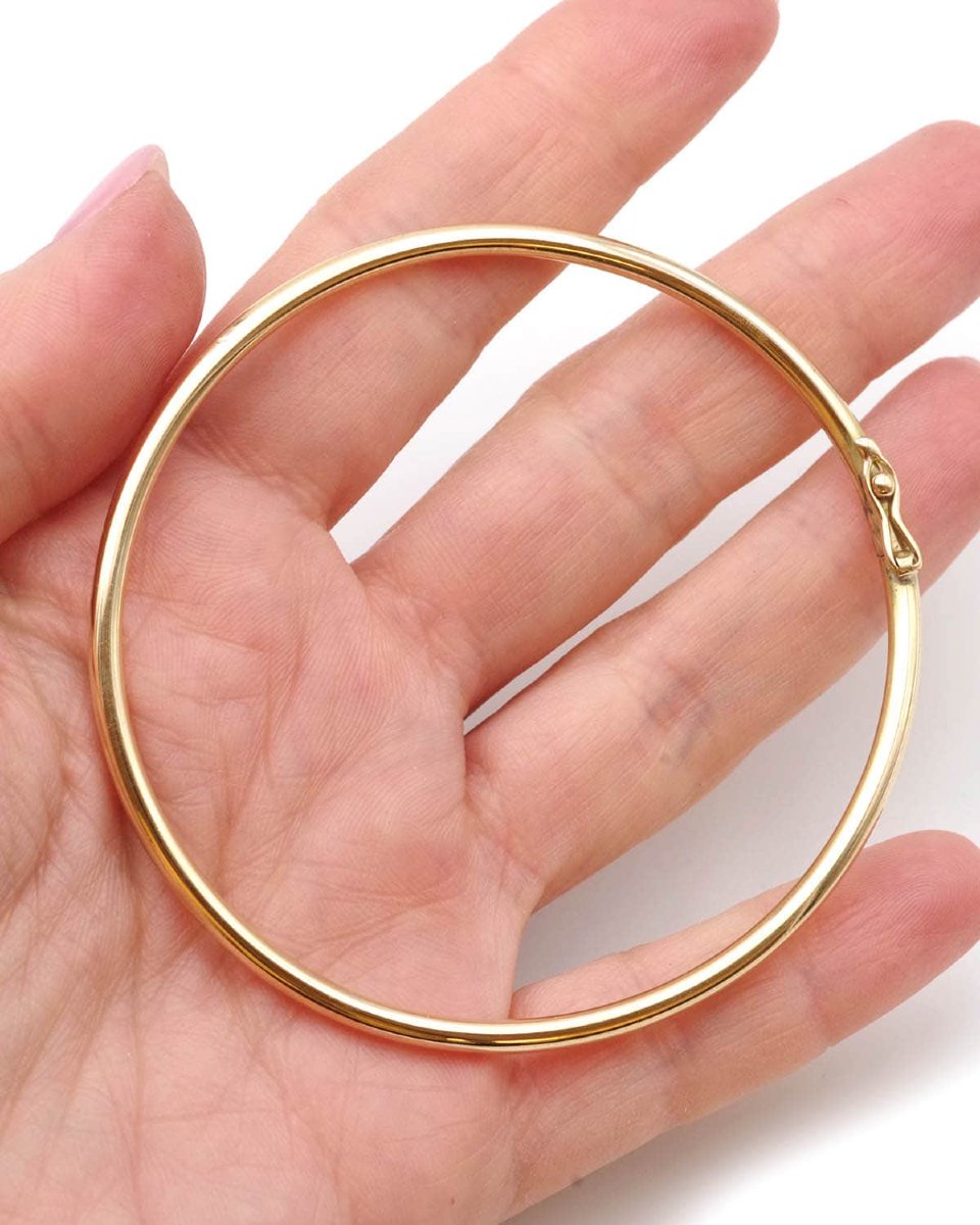 Vintage Bangle Bracelet In 18 Karat Gold 
