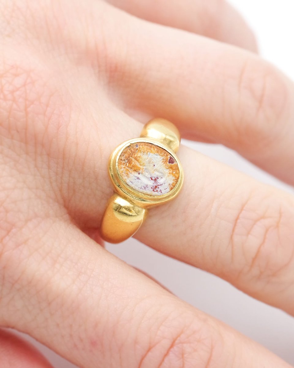 Roman Intaglio Signet Ring In 18 Karat Gold -photo-1