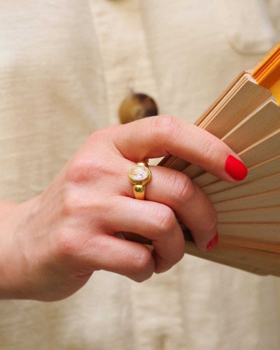 Roman Intaglio Signet Ring In 18 Karat Gold -photo-3