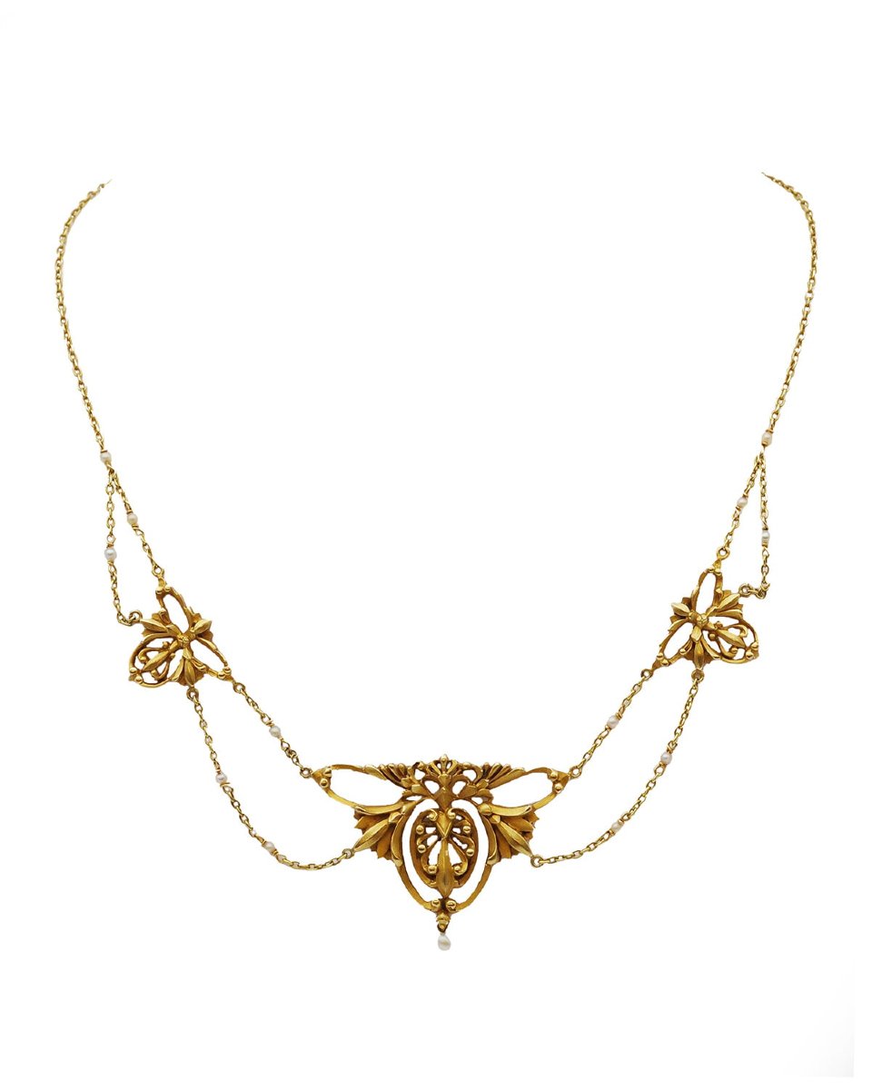 Art Nouveau Flower Necklace In 18 Karat Matte Gold -photo-3