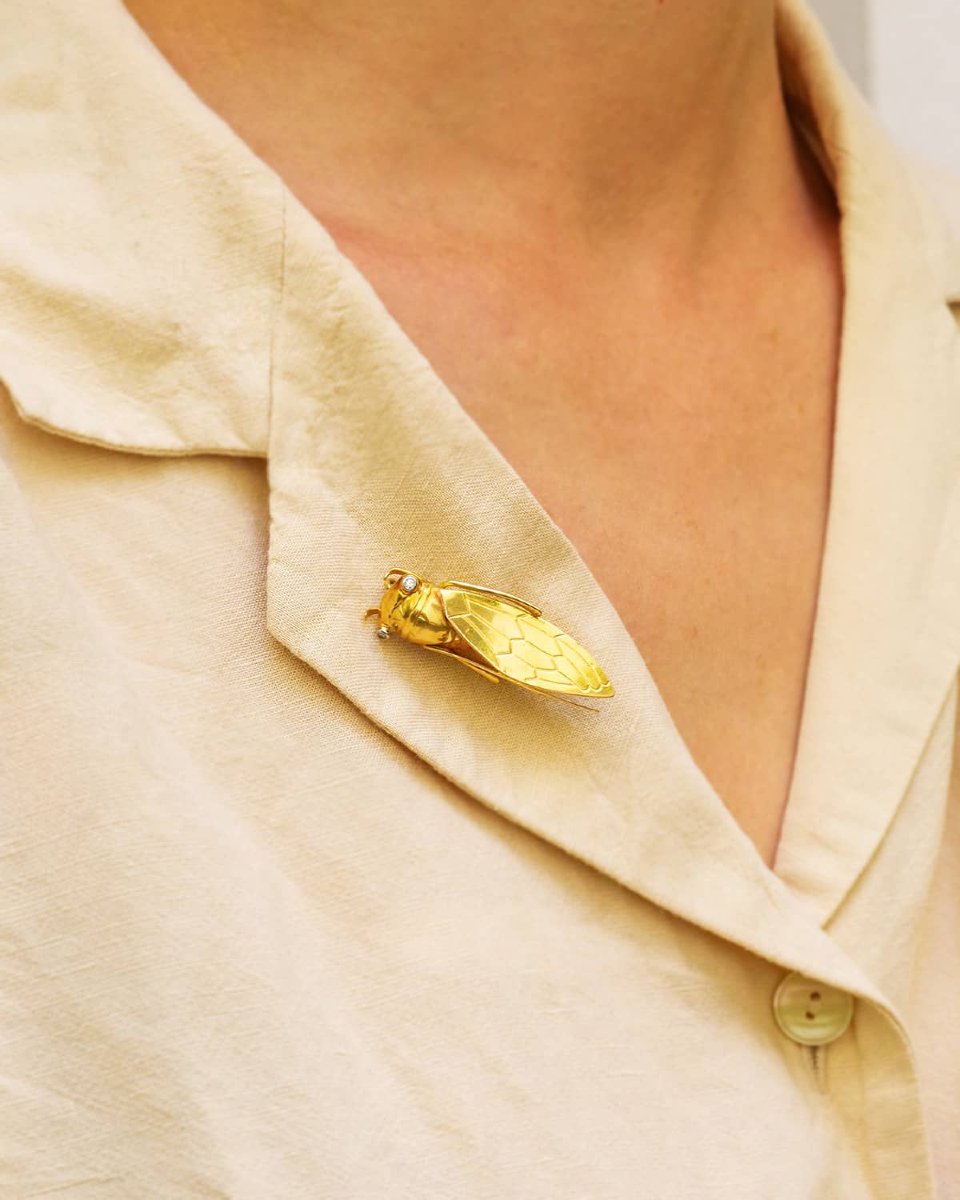 Cicada Diamond Brooch Pendant In 18 Karat Gold And Platinum-photo-3