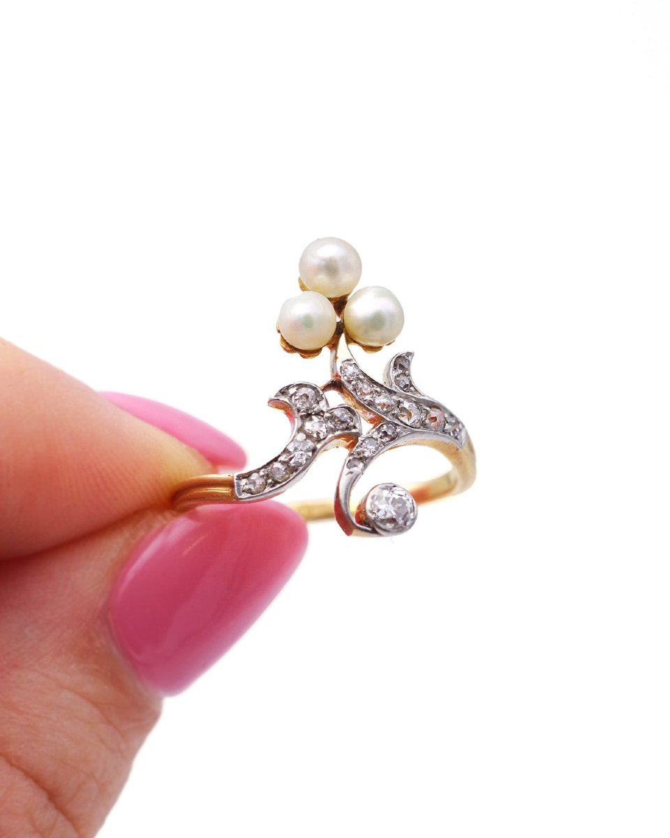 Belle Epoque Pearl Diamond Tiara Ring In 18 Karats Gold And Platinum  -photo-2