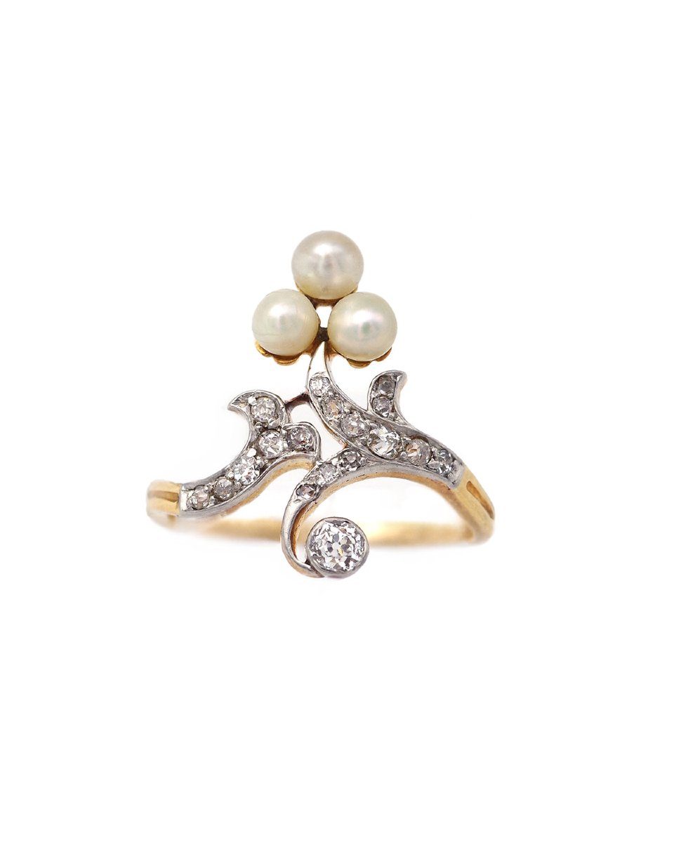 Belle Epoque Pearl Diamond Tiara Ring In 18 Karats Gold And Platinum  