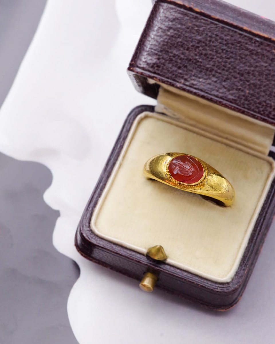Bague jonc intaille romaine en or 22,6 karats-photo-2