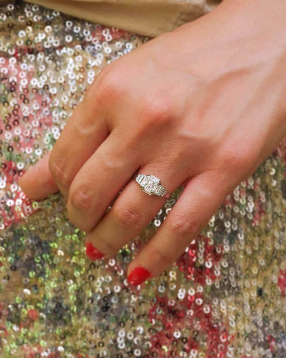 Bague gradin Art Deco diamants en platine-photo-2