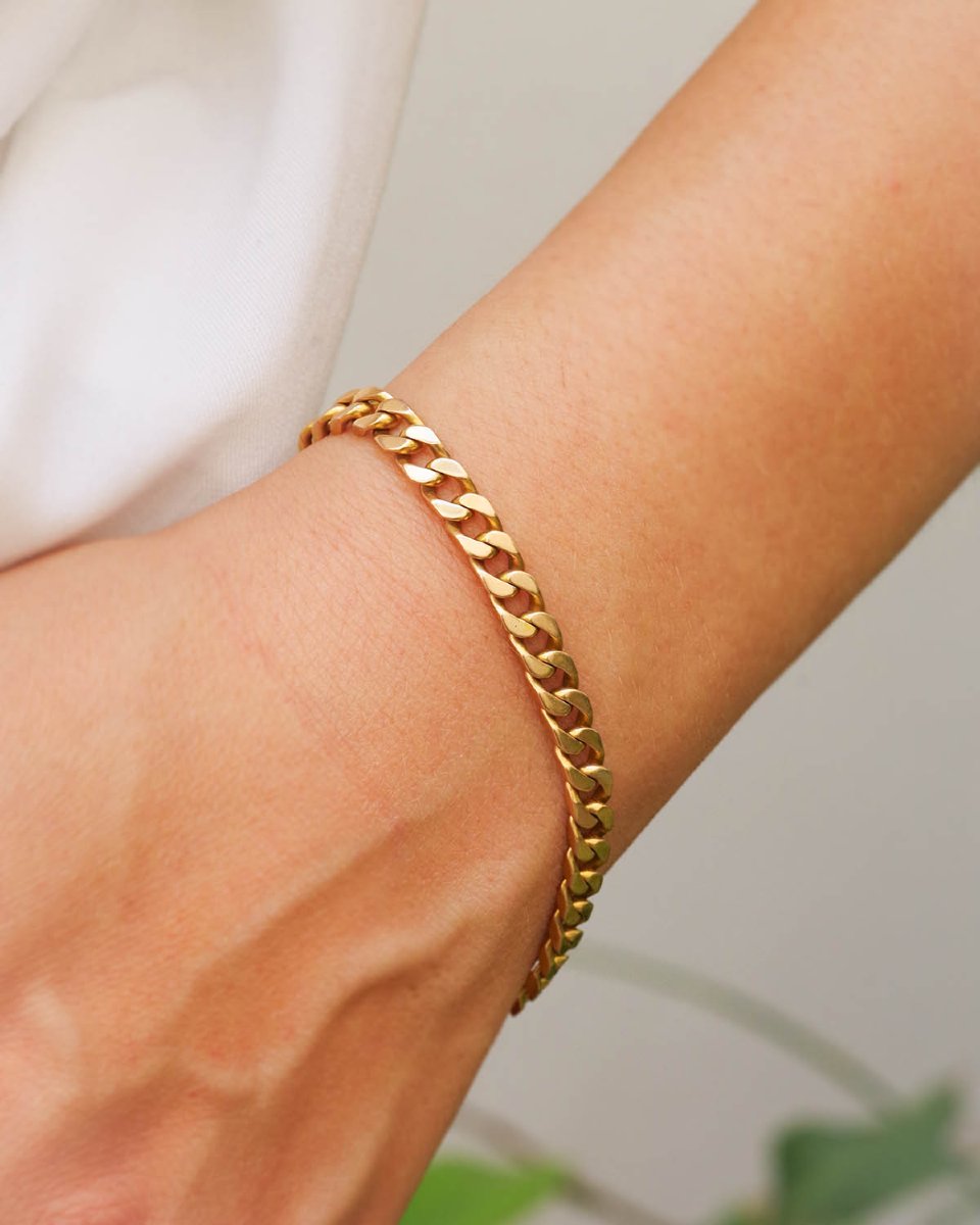 Antique Curb Bracelet In 18 Karat Gold -photo-3