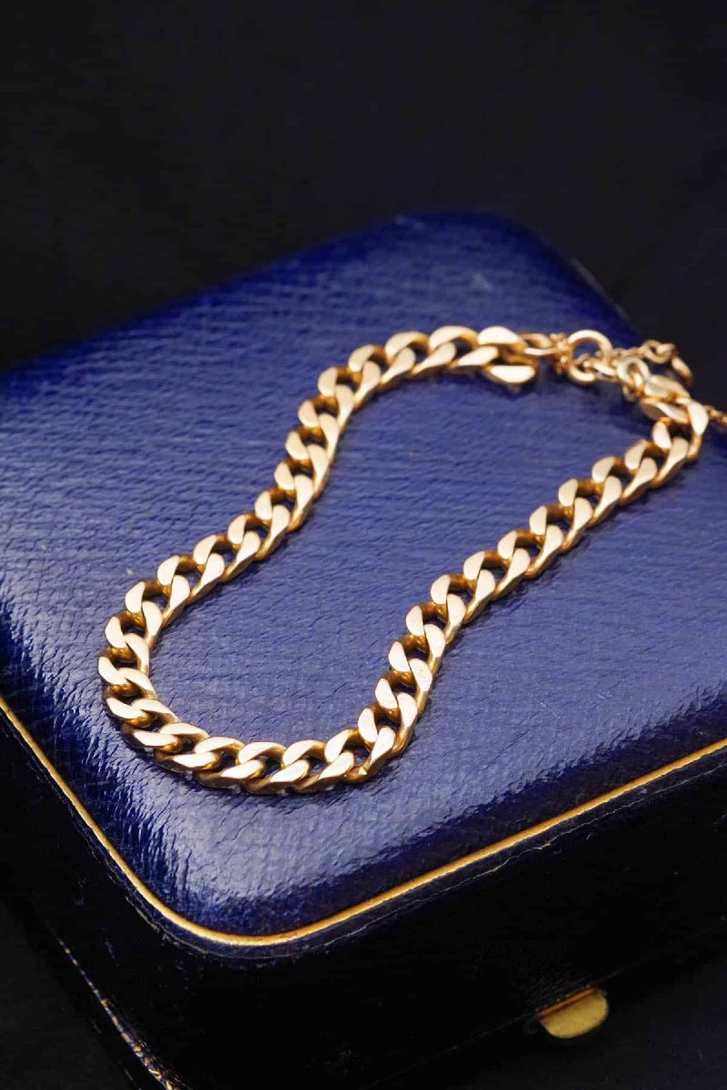 Antique Curb Bracelet In 18 Karat Gold -photo-2