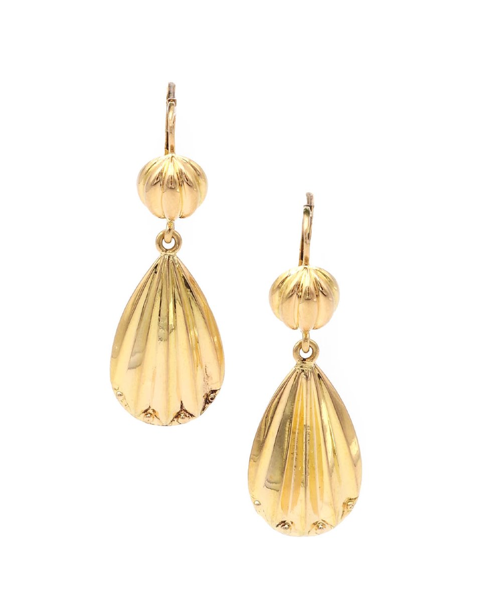 Vintage Dangle Earrings In 18 Karats Hollow Gold
