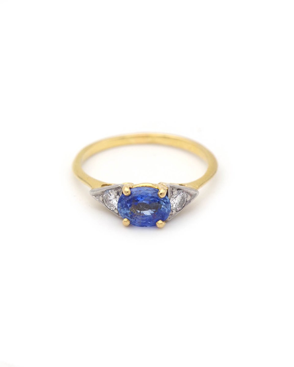 18-karat Gold Trilogy Ring With An Unheated Ceylon Sapphire, 0.75 Ct -photo-6