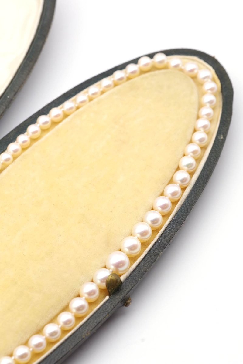 Vintage Graduated Cultured Pearl Necklace In 18 Karat Gold-photo-1