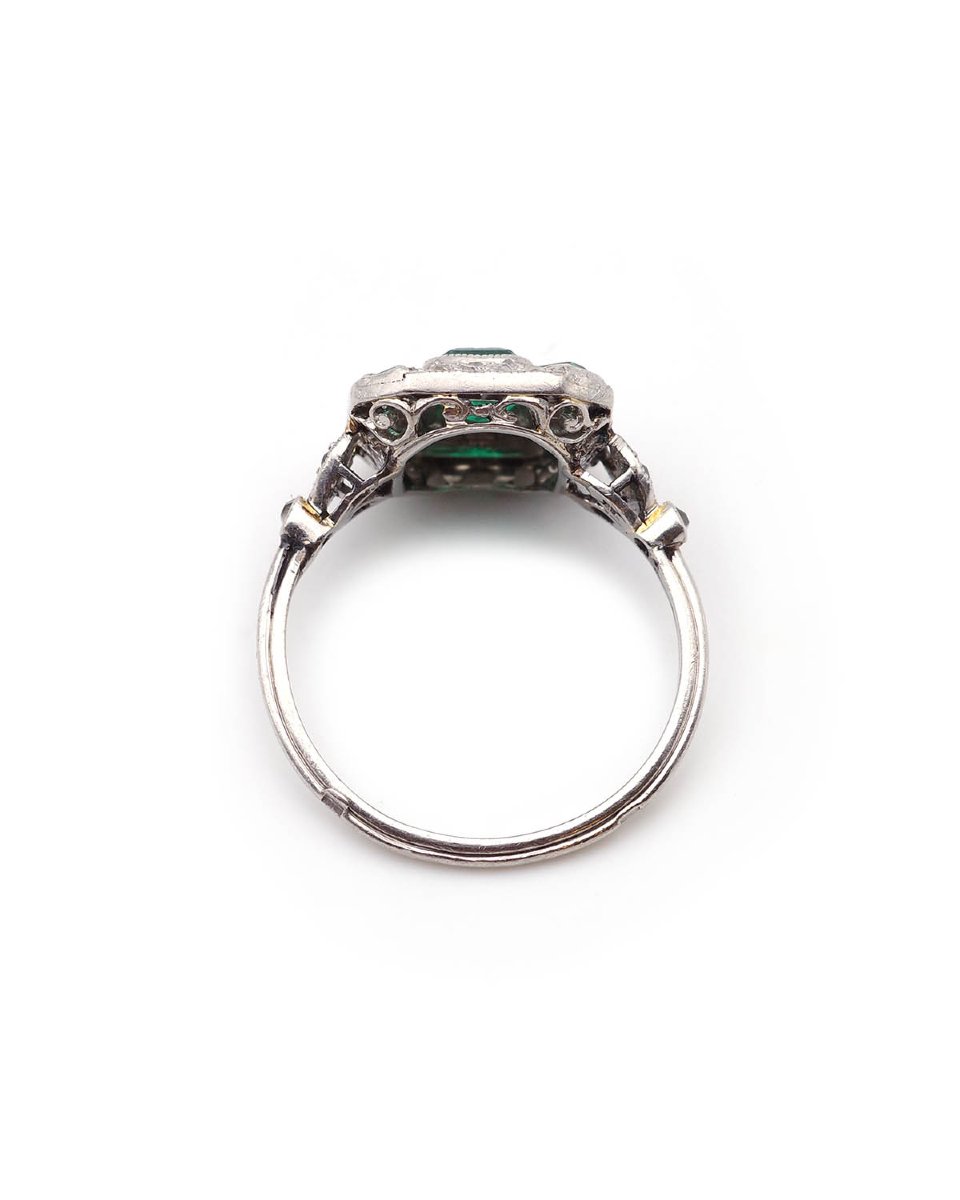 Art Deco Emerald And Diamond Ring In Platinum-photo-1