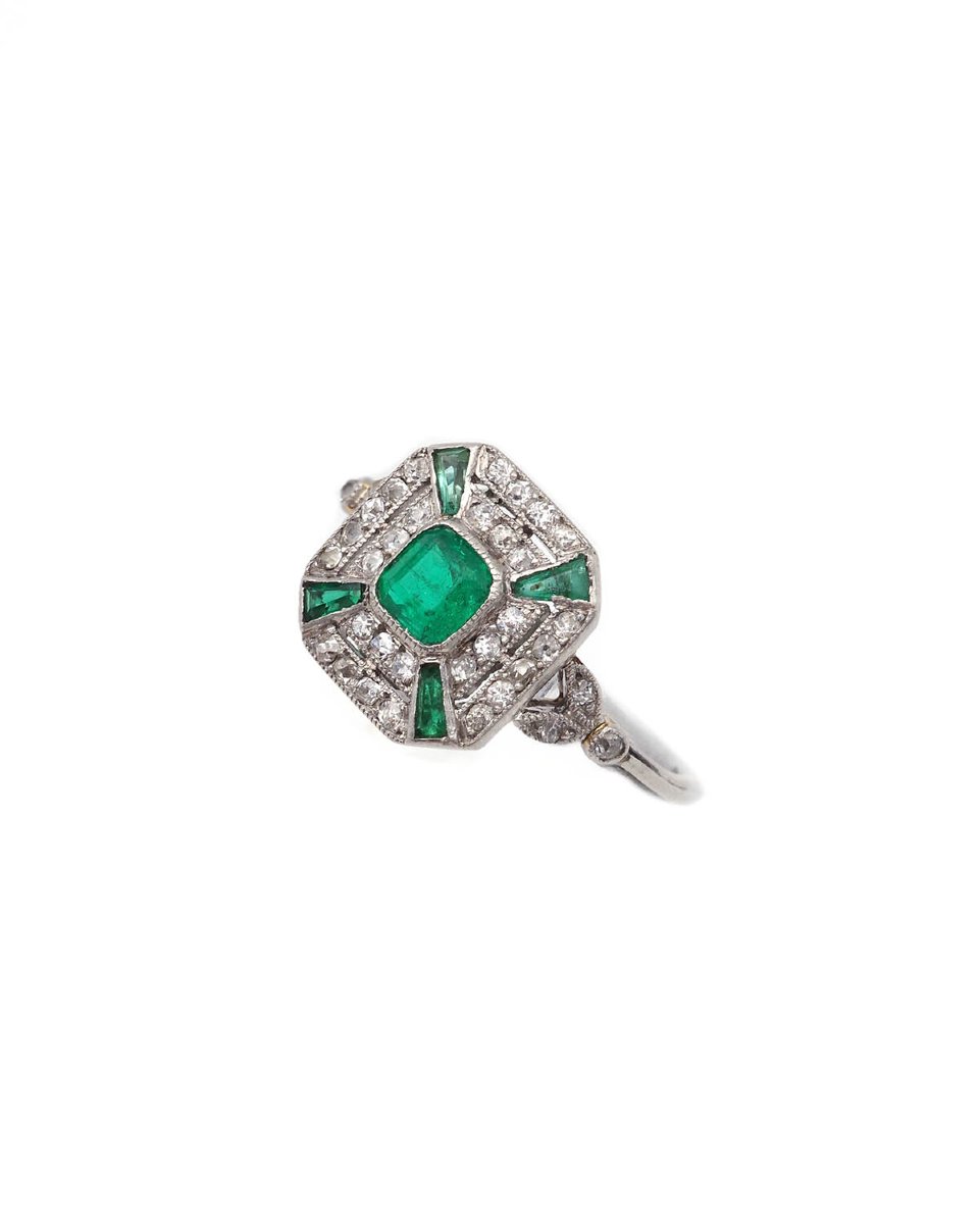 Art Deco Emerald And Diamond Ring In Platinum-photo-2