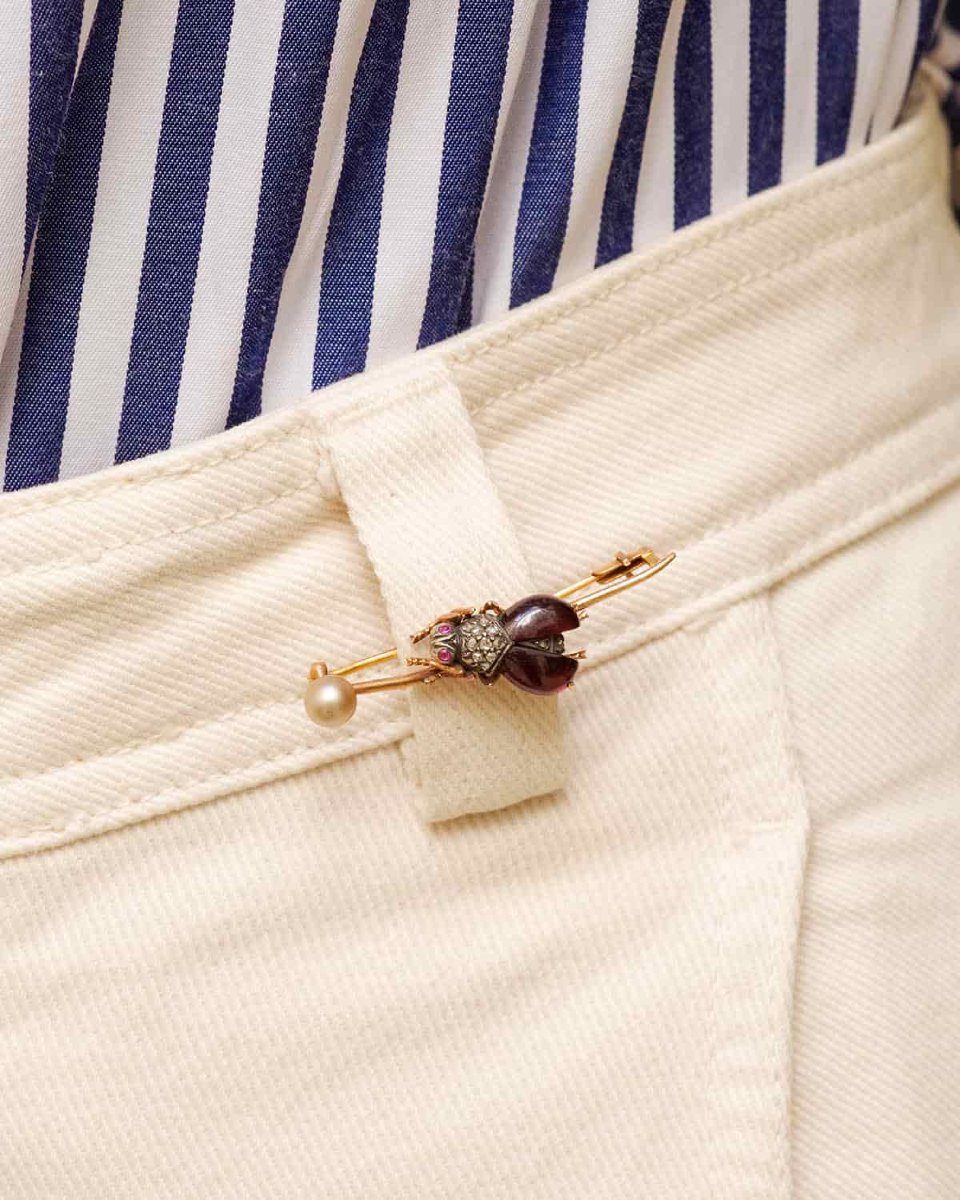 Broche scarabée grenats, perle et diamants en or 18 karats , insecte-photo-2
