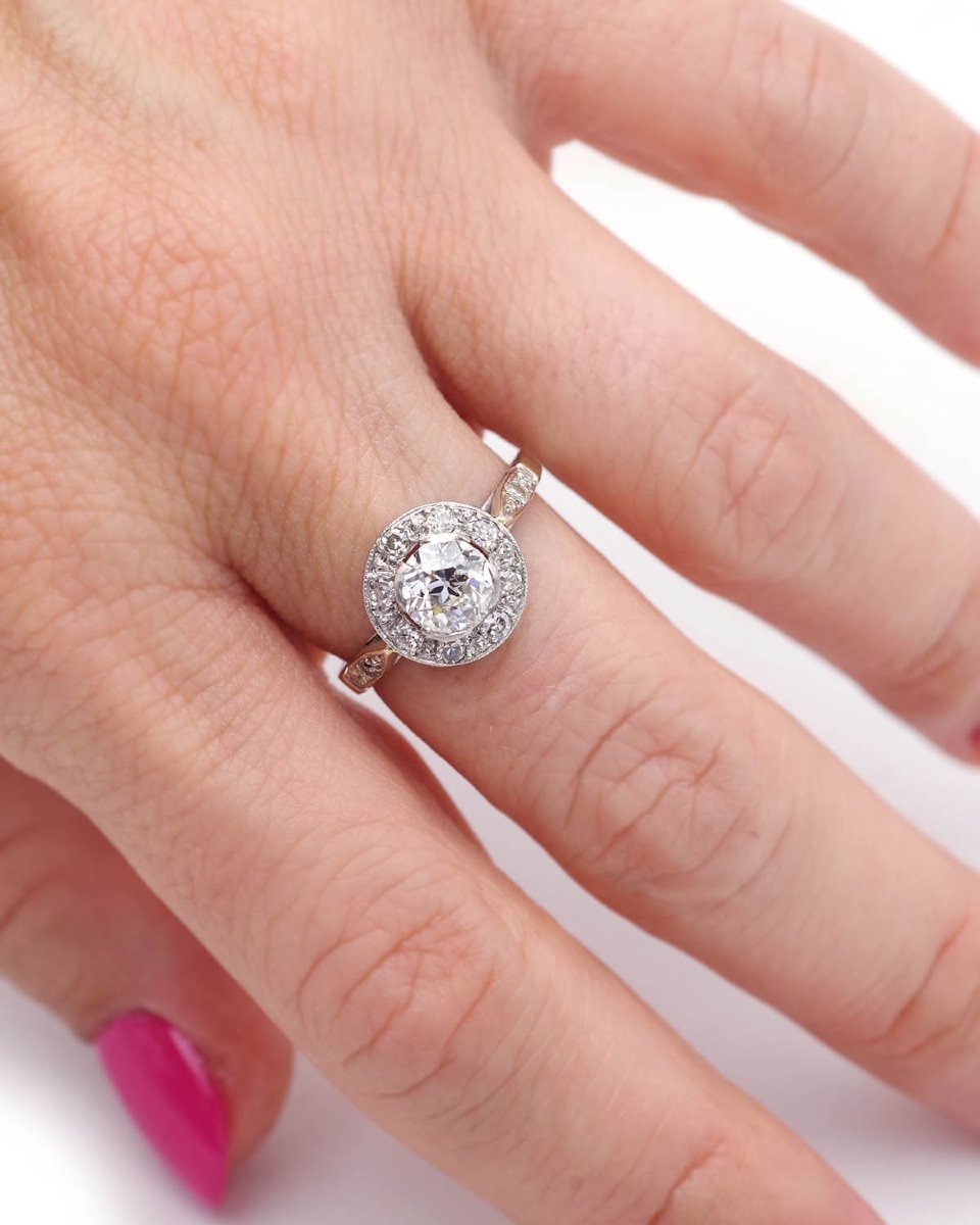 Art Deco 0.90 Ct Diamond Ring In 18 Karat White Gold-photo-3