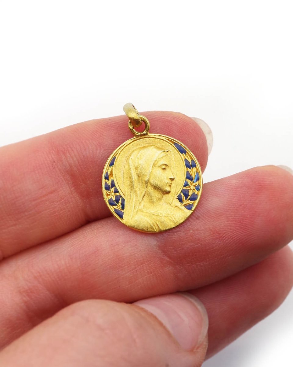 Médaille vierge émail plique à jour en or 18 karats-photo-3