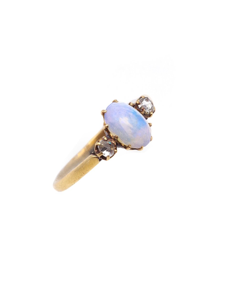 18-karat Gold Opal And Diamond Ring, Antique Ring-photo-1