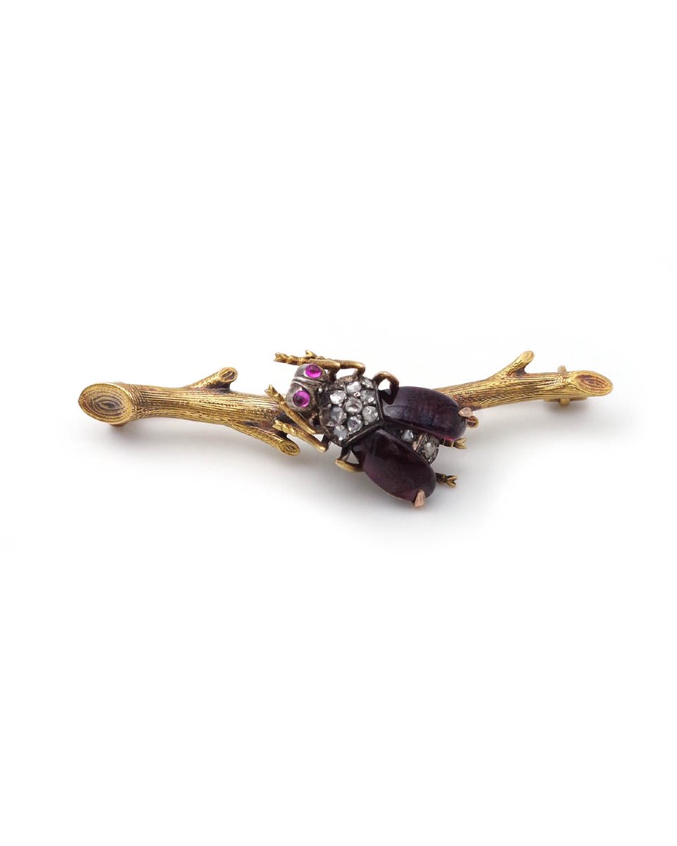 Broche scarabée grenats et diamants en or 18 karats et argent 