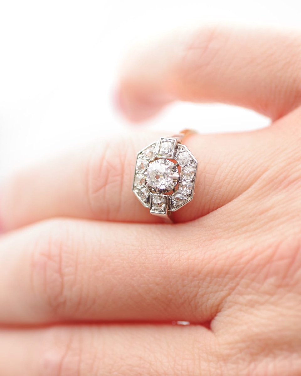 Art Deco Octagonal Diamond Ring In 18-karat Gold And Platinum-photo-1