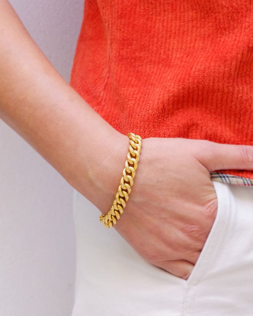 Antique 1900s French Butter Gold Curb Link Bracelet, Scale Engraved Pattern Mesh Chain Bracelet-photo-3