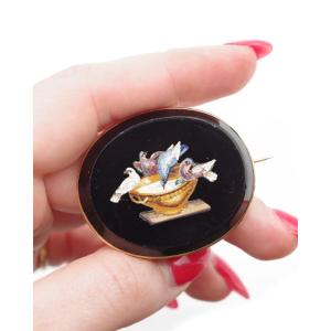 Victorian Grand Tour Micro Mosaic Brooch In 18k Gold, Doves Of Pliny, Antique Micro-mosaic