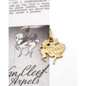 Charm porte-bonheur Van Cleef and Arpels Les 3 inséparables en or 18k