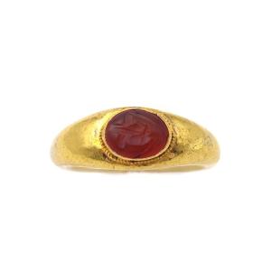 Bague jonc intaille romaine en or 22,6 karats