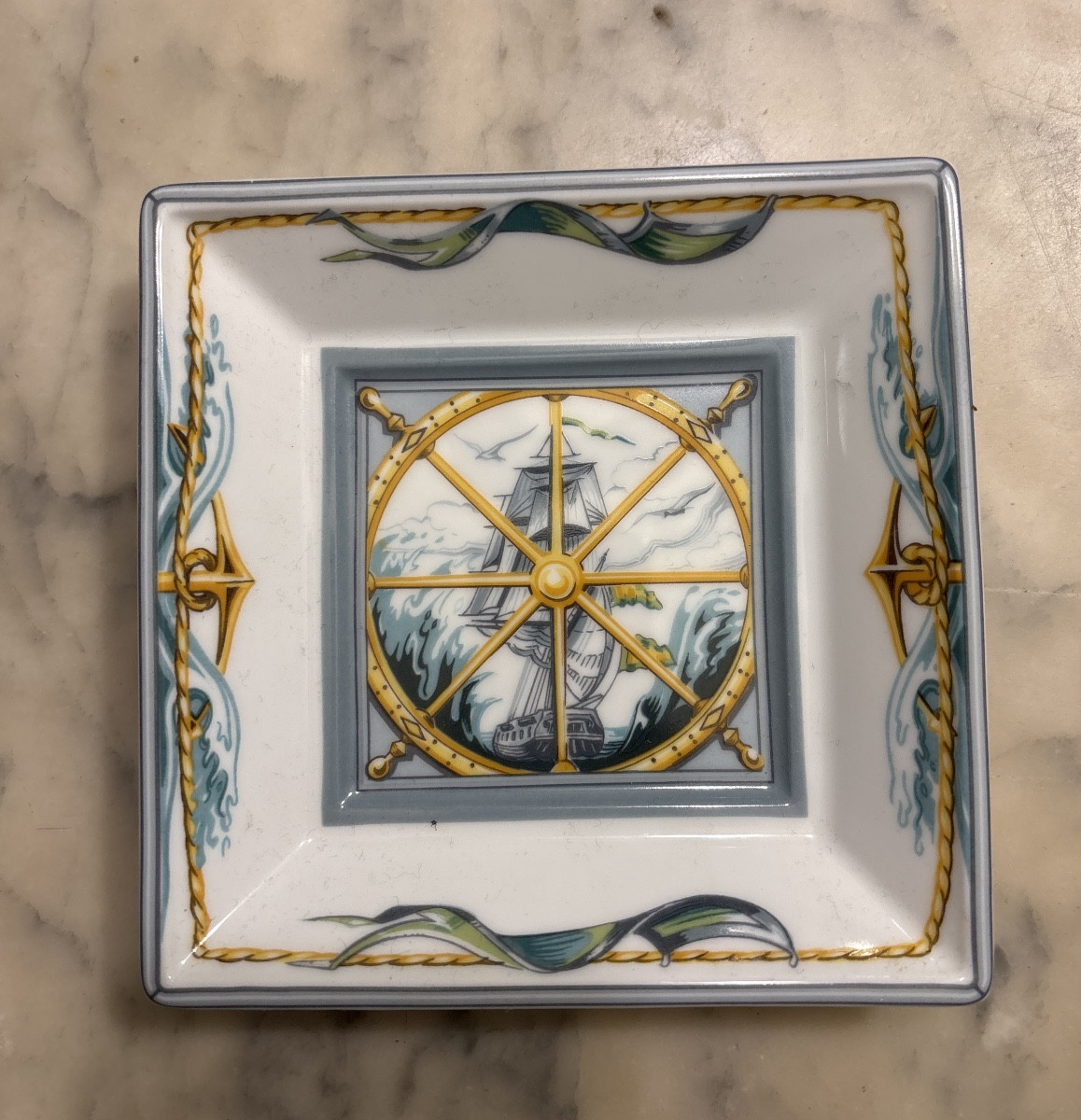 Cendrier ou vide poche en porcelaine hermès paris