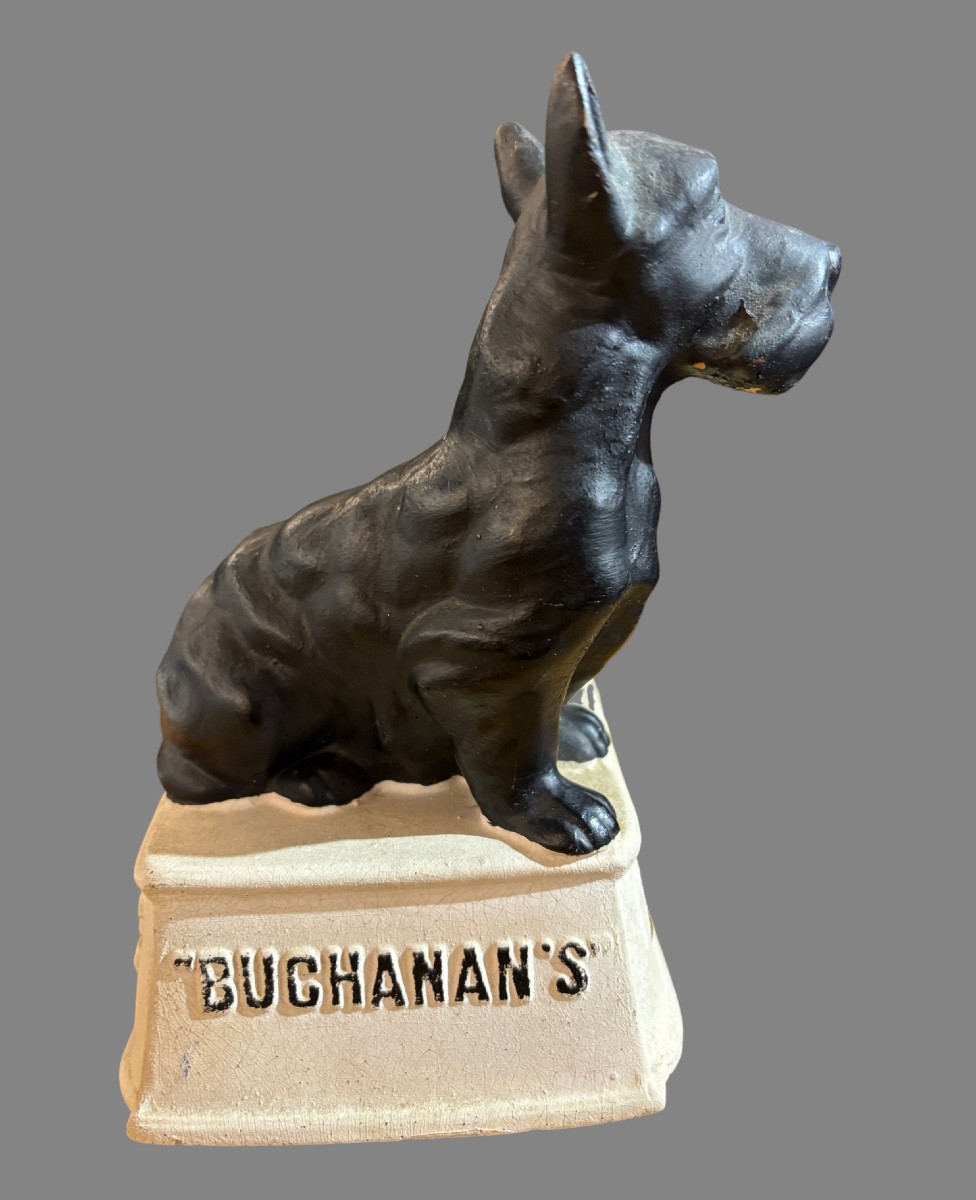 Latex Advertising Figurine 1930. Black And White -photo-1