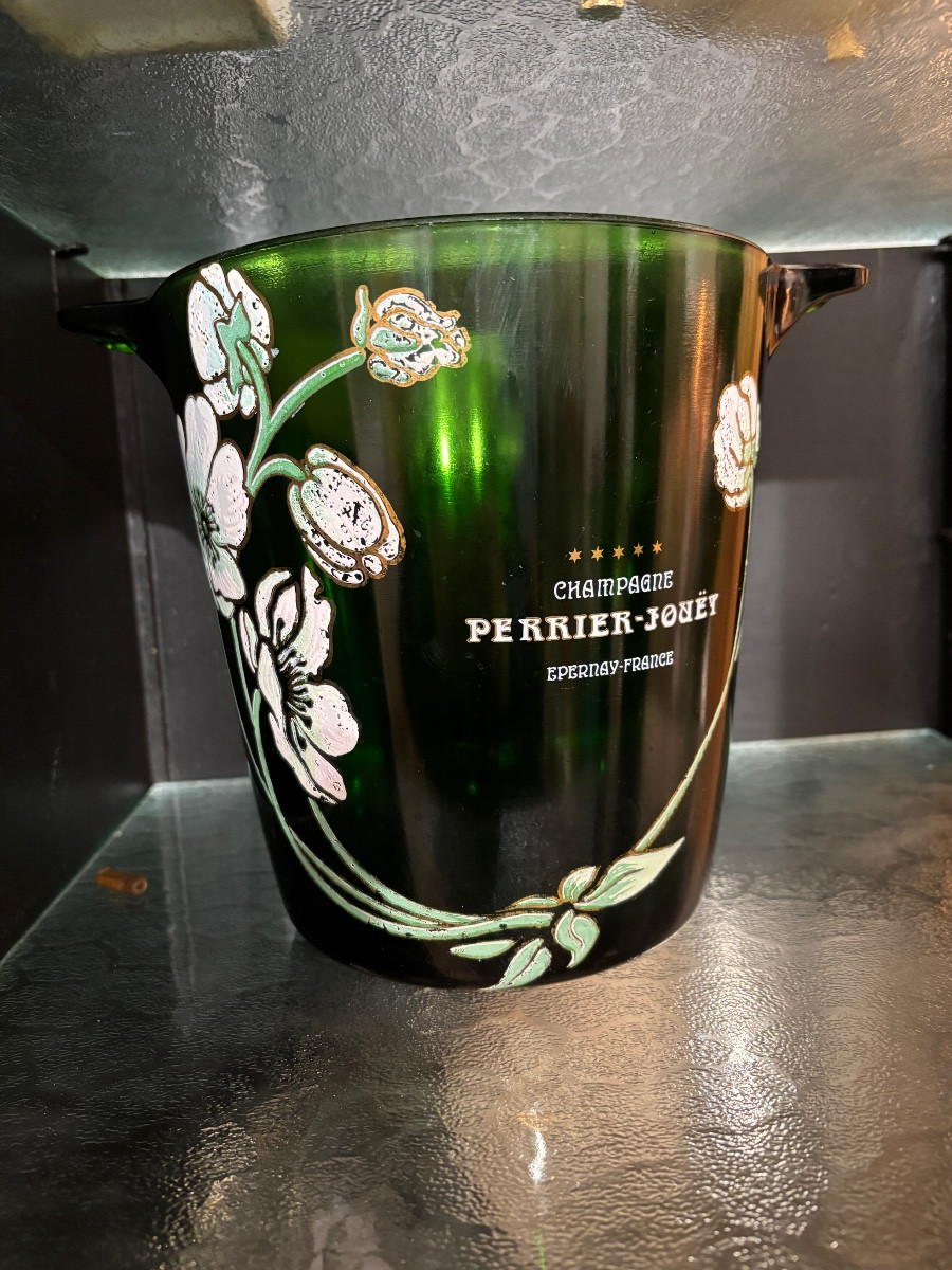 Seau à champagne publicitaire  en verre  emaillé. Champagne Perrier Jouët