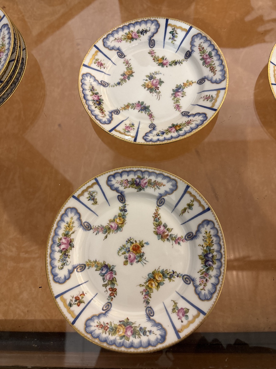 Series Of Porcelain Dessert Plates Mid-20th Century-photo-1