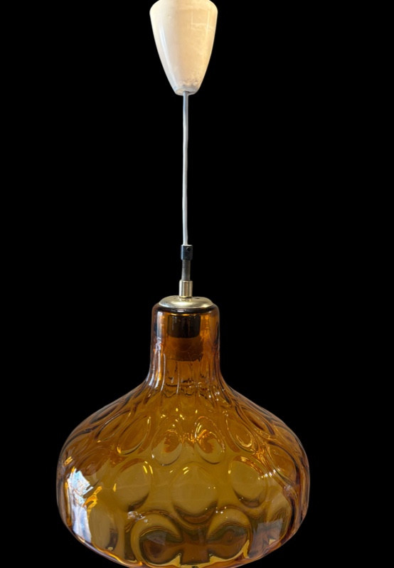 Série de six suspensions vintage en verre 