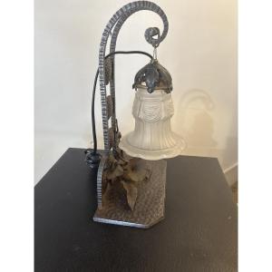 Lampe en fer forgé de A . Bebaud art deco 
