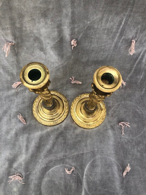 Paire de bougeoirs cariatides en bronze doré H: 25.6 cm-photo-1