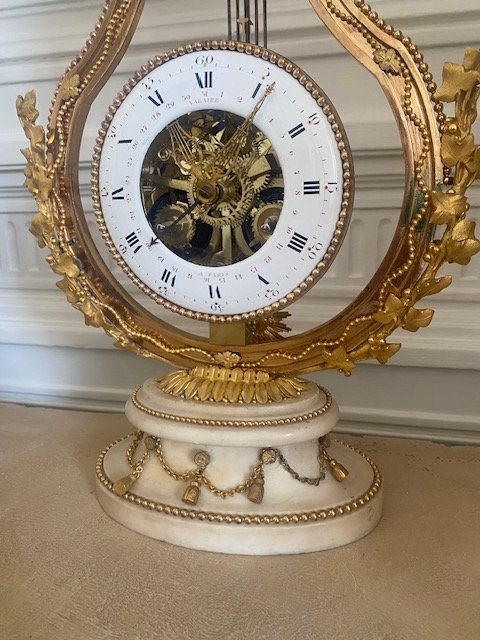 Horloge en forme de lyre fin 18e, Jean Louis Valaire-photo-3