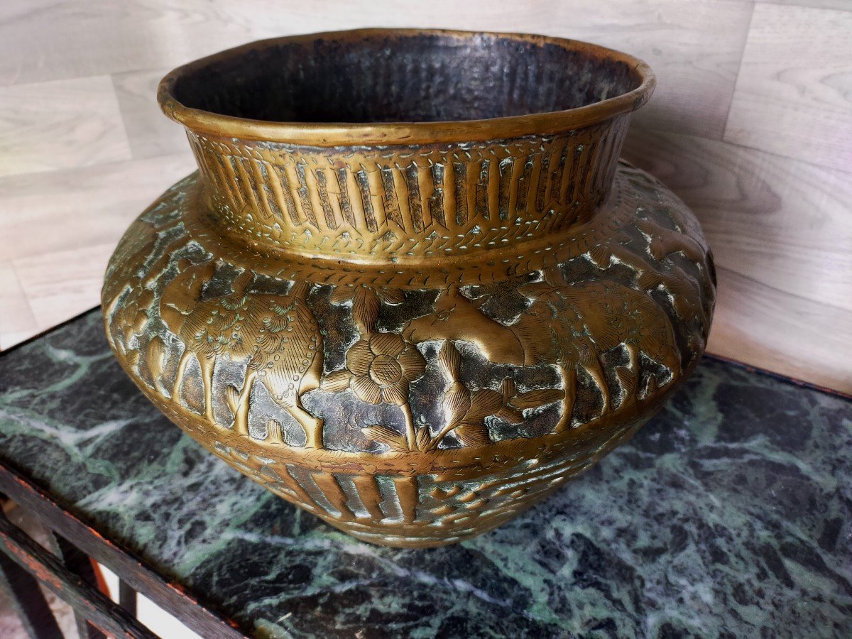 Islamic Brass Vase Decorated With Dromedaries-photo-3