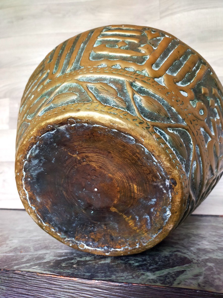 Vase Islamique En Laiton a d&eacute;cor de dromad&egrave;res-photo-2