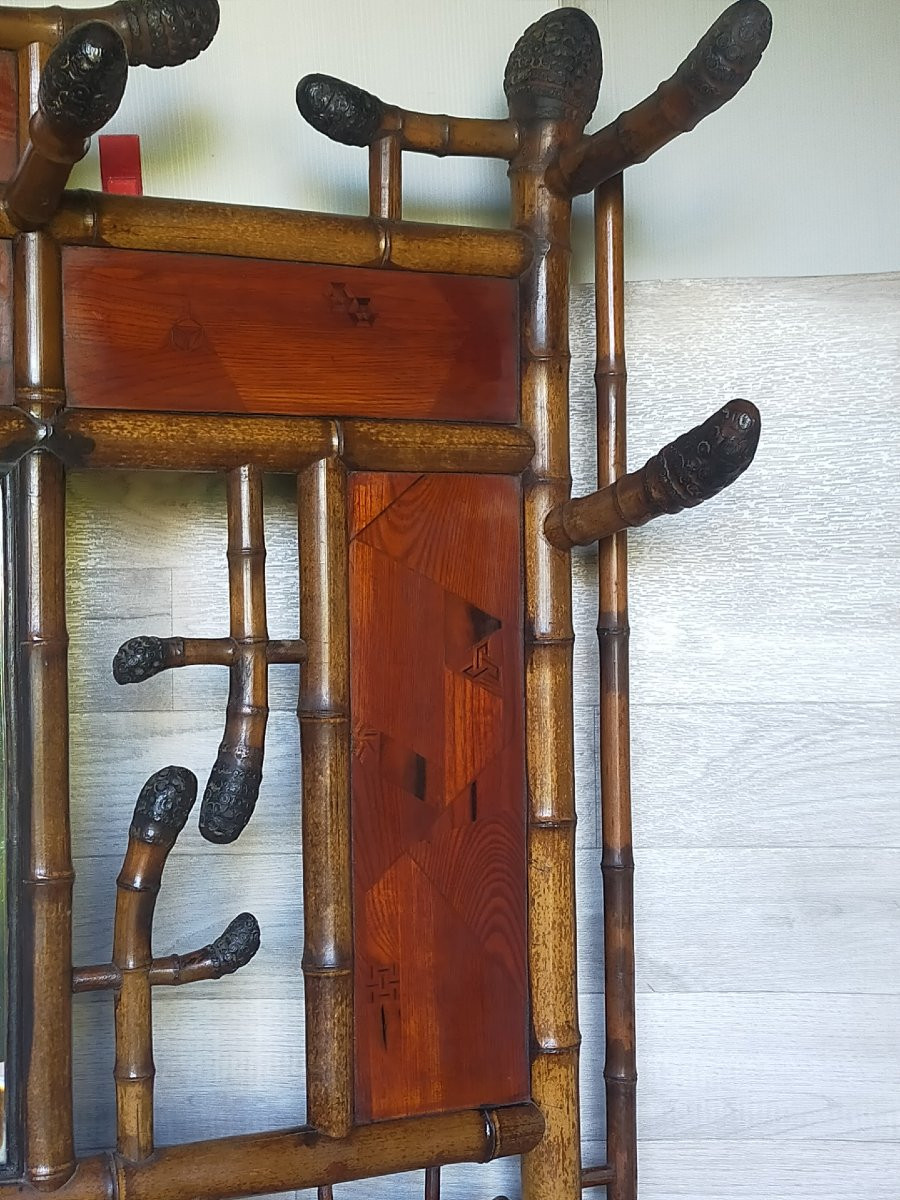 Bamboo Coat Rack And Central Mirror-photo-1