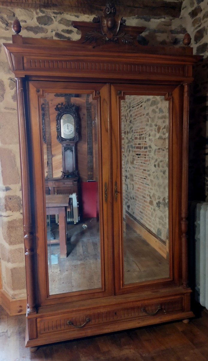 Armoire a glace vitrine ou biblioth&egrave;que en noyer massif style louis xvi