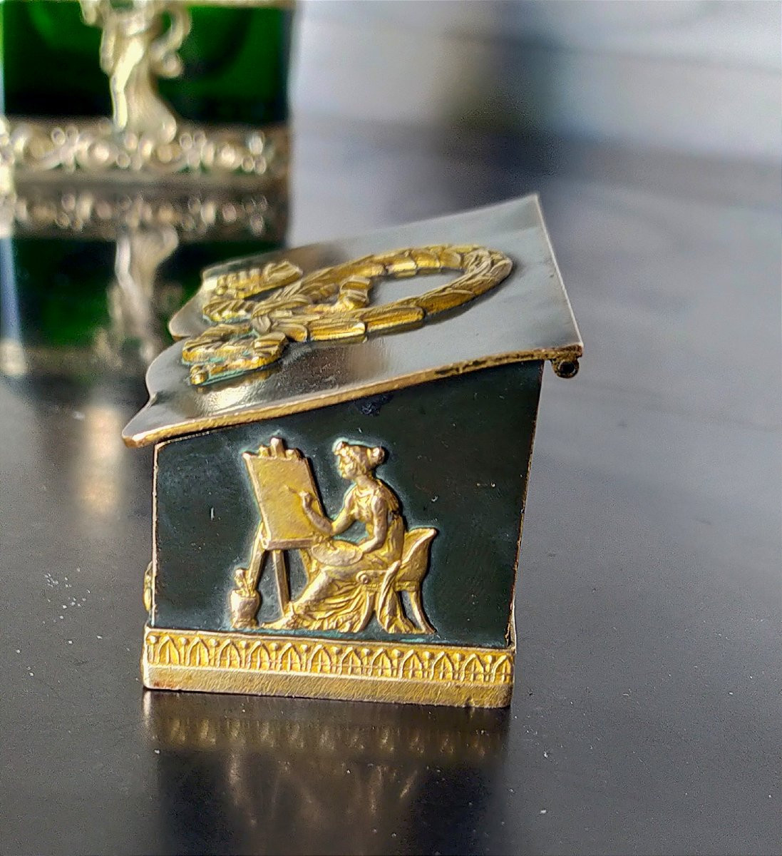 boite a timbres en bronze d&eacute;cor a l&#039;antique (empire bureau encrier)-photo-2