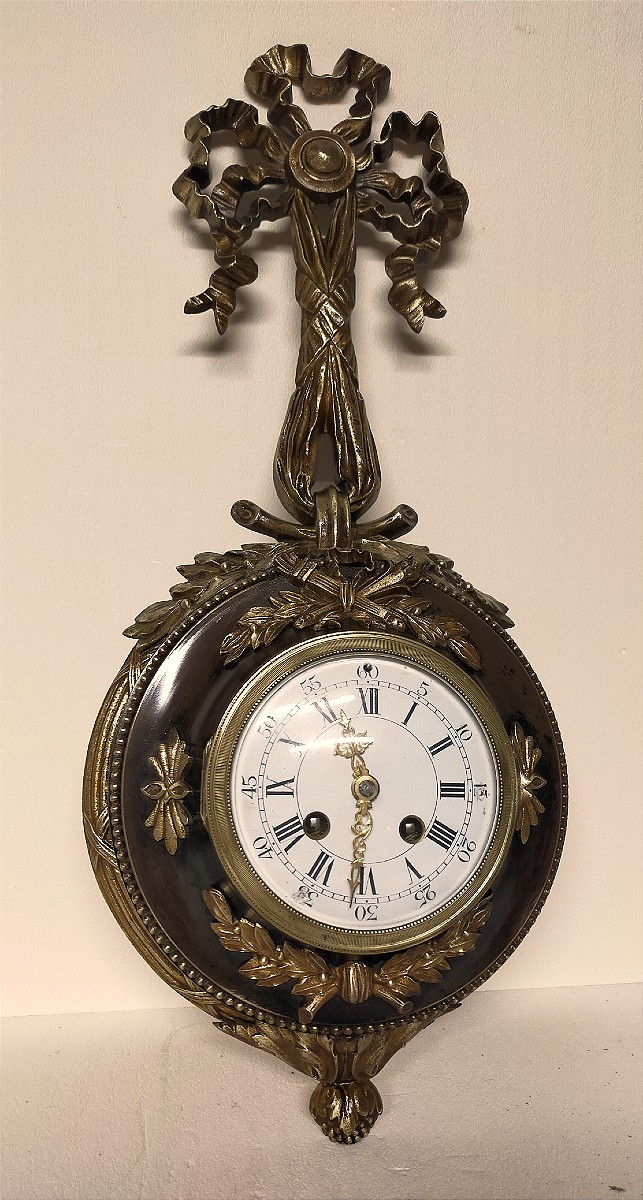 Pendule cartel louis xvi en bronze dor&eacute; 