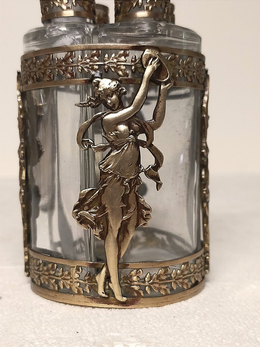 Flacon de parfum senteur monture bronze décor de femme antique -photo-4