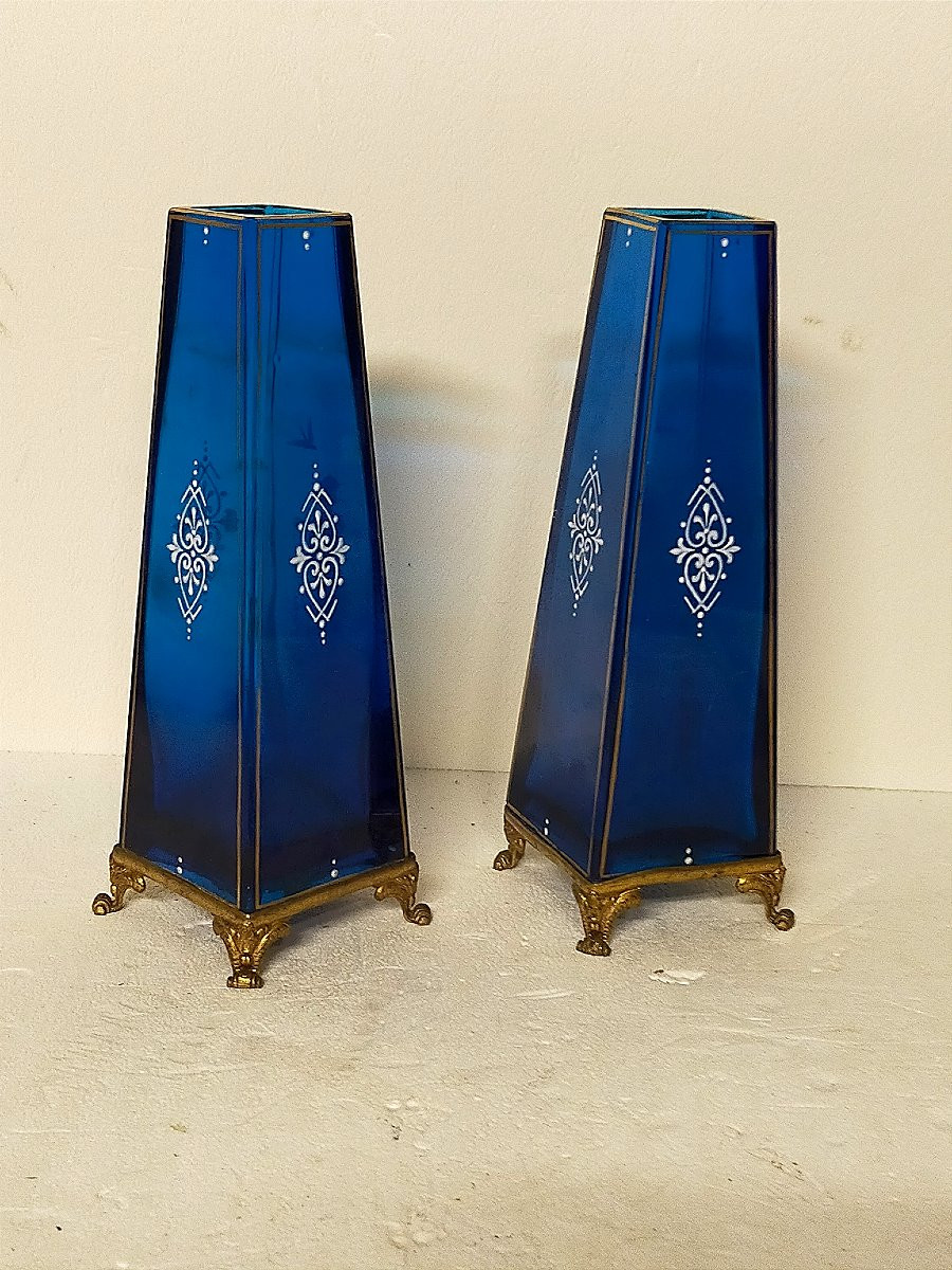 Paire de vases aux chinois en verre &eacute;maill&eacute; monture bronze -photo-2